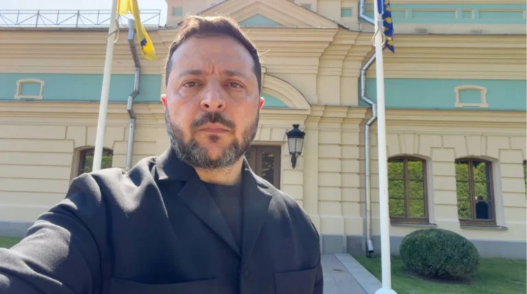 Президент Зеленський коментує розміщення складів Сил оборони, що спричинило вибухи та жертви.