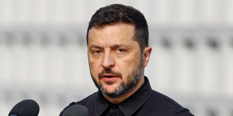 Володимир Зеленський, президент України, на тлі заяв про неможливість виборів під час війни.