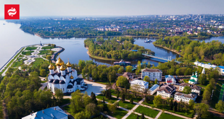 Дим над російськими містами після атаки дронів