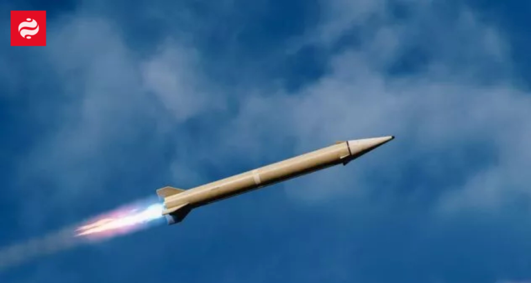Наслідки ракетного удару, який забрав життя трьох людей під час забігу на Харківщині, що розслідується як службова недбалість.