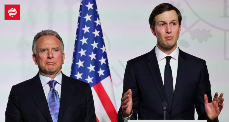 Президент Володимир Зеленський під час розмови з американськими переговірниками