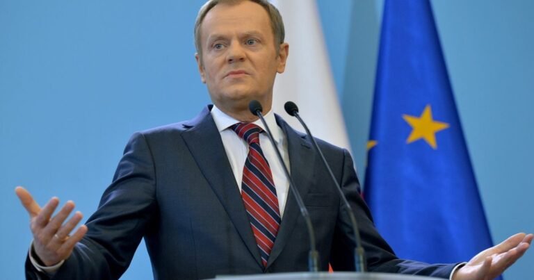 Прем'єр Польщі Дональд Туск під час обговорення санкцій проти Росії