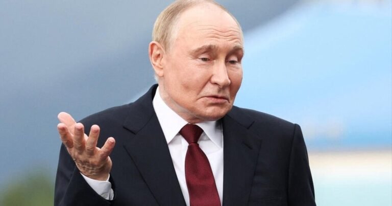 Володимир Путін знову обіцяє «тишу» для Києва перед контактами з американцями.