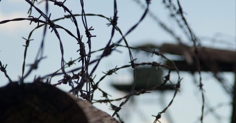 Окупаційні суди ув'язнили двох українців за інформацію про військову техніку та співпрацю зі СБУ