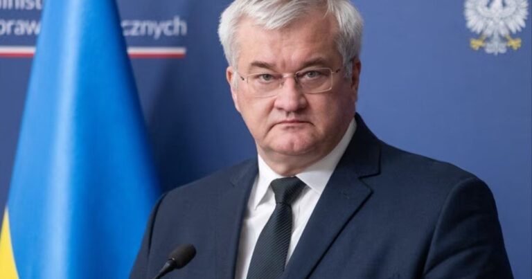 Міністр закордонних справ Андрій Сибіга коментує терор РФ біля кордонів ЄС/НАТО, вимагає посилення санкцій.