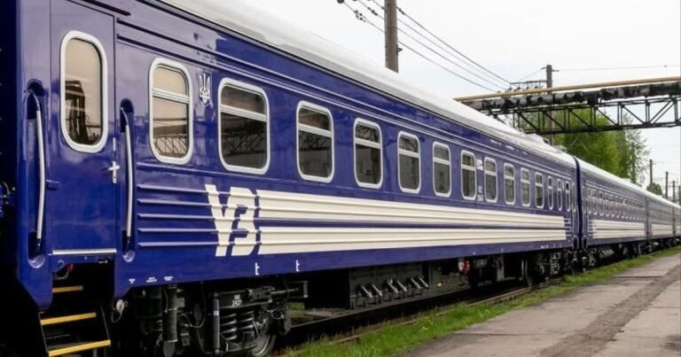 Борис Джонсон, радник Мерца та європейські політики в потязі, який атакувала Росія.