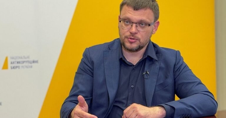 Речник Єврокомісії Гійом Мерсьє говорить про корупційні розслідування та захист антикорупційних органів в Україні.