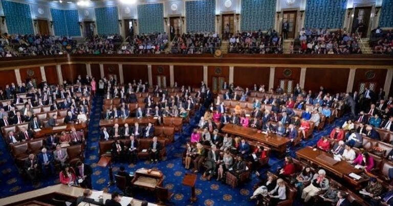 Палата представників США: розгляд законопроєкту про санкції проти РФ.