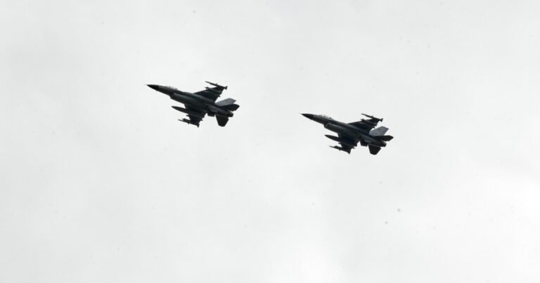 Володимир Зеленський про отримання боєприпасів для F-16 та затримки поставок літаків від Бельгії