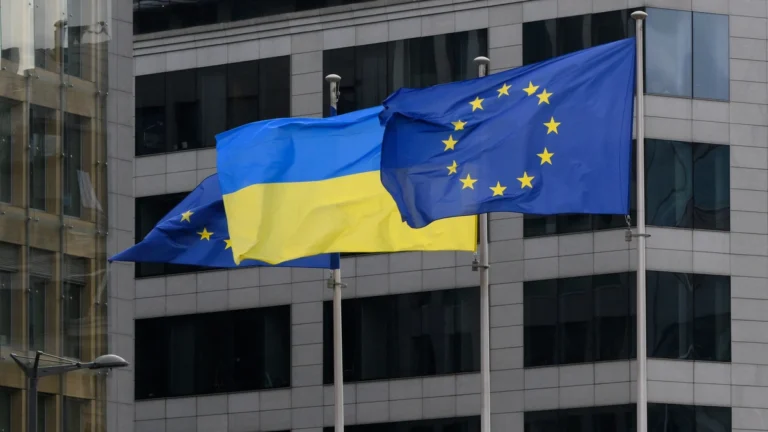 Євросоюз розширив санкції проти викрадачів українських дітей. Десять осіб та сімнадцять організацій під ударом.