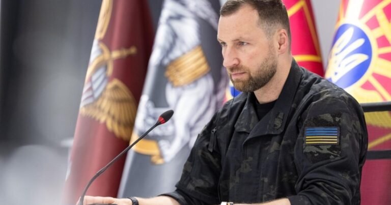 Міністр оборони Хмара вимагає від ЄС негайного фінансування перехоплювачів дронів та боєприпасів.