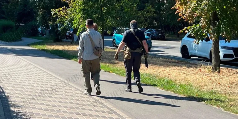 Озброєний конфлікт між СБУ та ГУР в Києві, є поранені. Буданов коментує.