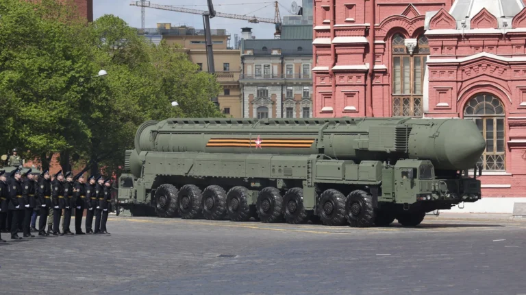 Росія вперто збільшує ядерний арсенал, досягаючи рекордних показників. Світ стоїть на порозі чергової ядерної кризи.