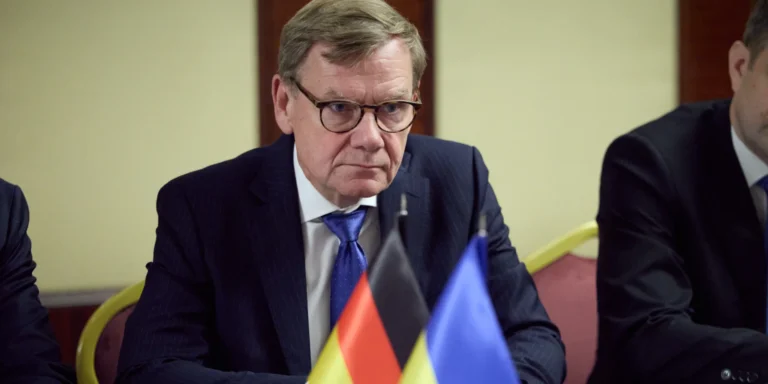 Міністр закордонних справ Німеччини Йоганн Вадефуль вимагає збільшення закупівель німецької зброї Україною.