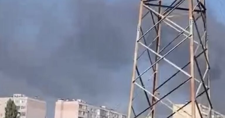 СБУ атакує російські об'єкти, викликаючи пожежі та блокуючи судноплавство.