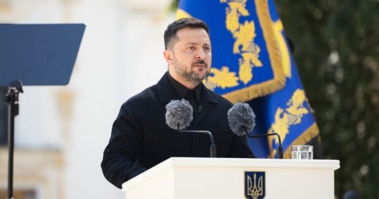 Президент Зеленський та Дональд Трамп обговорюють ракети та ліцензії.