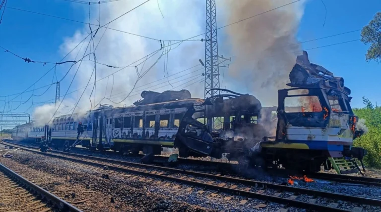 Уражена залізнична станція на Харківщині після російської атаки, є поранені.