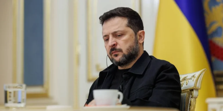 Президент України Володимир Зеленський обговорює гарантії безпеки для Росії після війни.