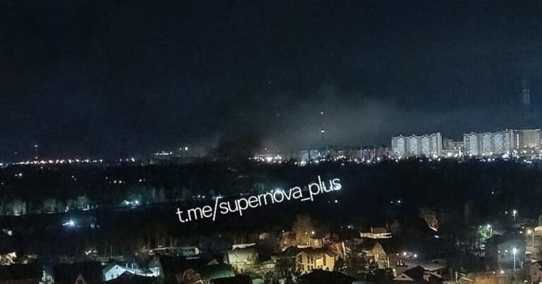 Російські Липецьк та Серпухов під ударом. Вибухи на військовому заводі. Москва в істериці рахує безпілотники.
