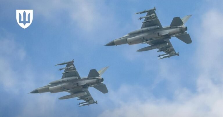 Український винищувач F-16, що отримав 50 тисяч боєприпасів від Данії, готується до перехоплення реактивних дронів.