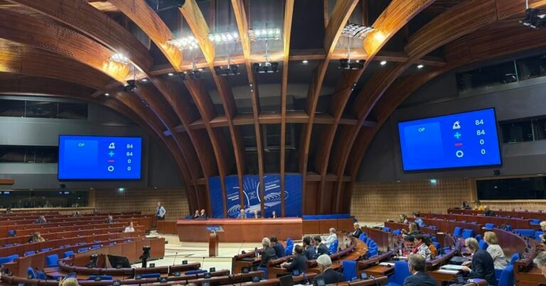 Євгенія Кравчук, член постійної делегації українського парламенту в ПАРЄ, повідомляє про нелегітимність Держдуми РФ