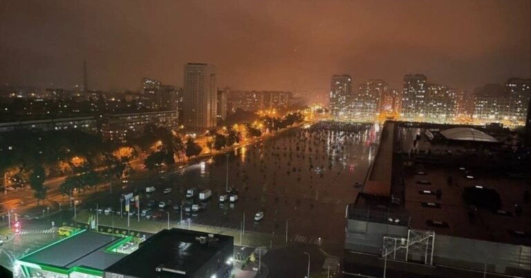 Наслідки нічного балістичного удару по Києву: пошкоджені будівлі, міст, метро, є жертви.