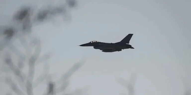 Прем'єр Нідерландів обіцяє F-16 обслуговування та боєприпаси для ППО.