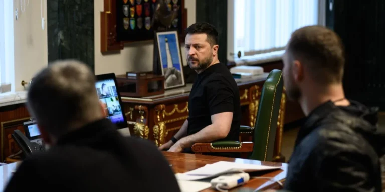 Путін радіє послабленню тиску, Україна вимагає дій.