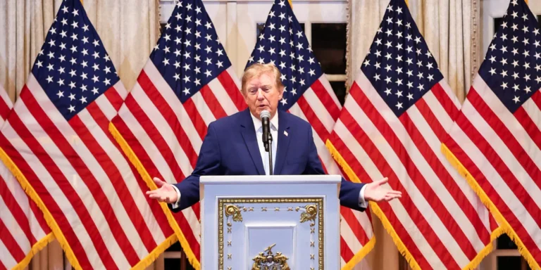 Президент США Дональд Трамп призупинив санкції проти імпортерів російських енергоносіїв, викликавши обурення та тиск на Україну
