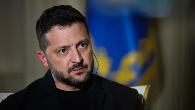 Володимир Зеленський кидає виклик, заявляючи про вибори після двох місяців тиші від Кремля та готовність до енергетичного перемир'я.
