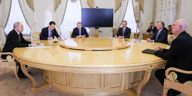 Президент Зеленський розкриває пропозиції США щодо демілітаризації на мирних переговорах.