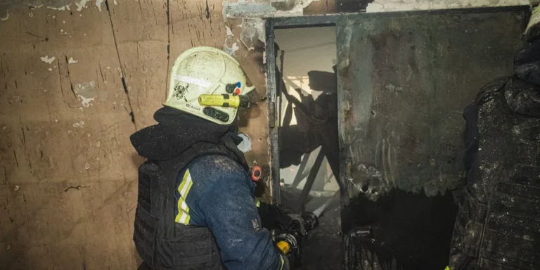 Російські дрони атакують Україну, ППО відбиває навалу, є влучання та руйнування.