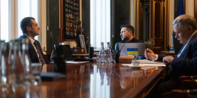 ЄС обіцяє Україні нові переговорні кластери, Угорщина блокує. Київ чекає, Москва продовжує терор.