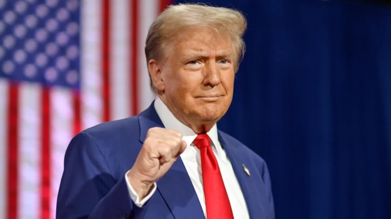 Дональд Трамп скасовує санкції проти Росії, вважаючи це корисним для США та світу.