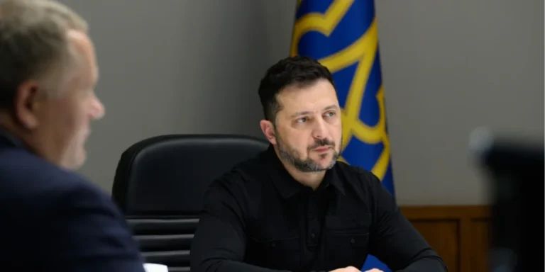 Володимир Зеленський обговорює замороження фронту та окупацію територій.