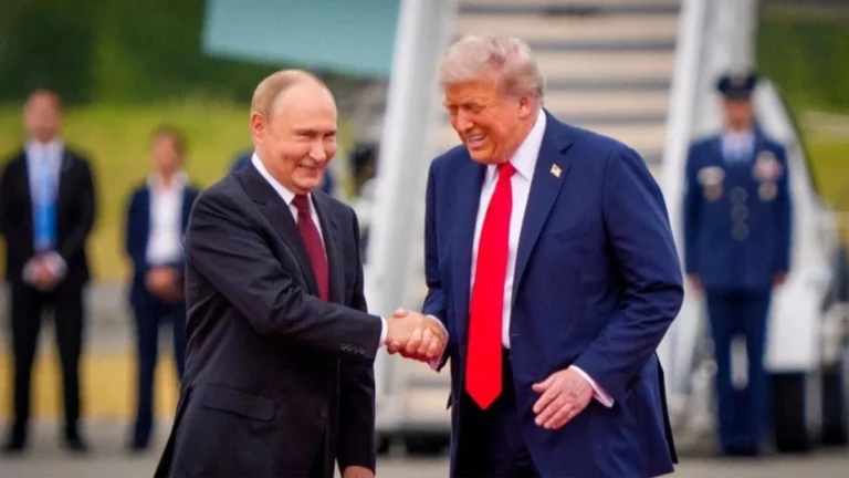 Дональд Трамп, якого звинувачують у пропозиції Європі купувати російський газ.