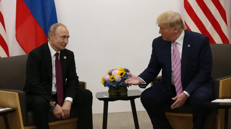 Дональд Трамп про бажання Путіна миру та нафтові домовленості, що розлютили Європу.