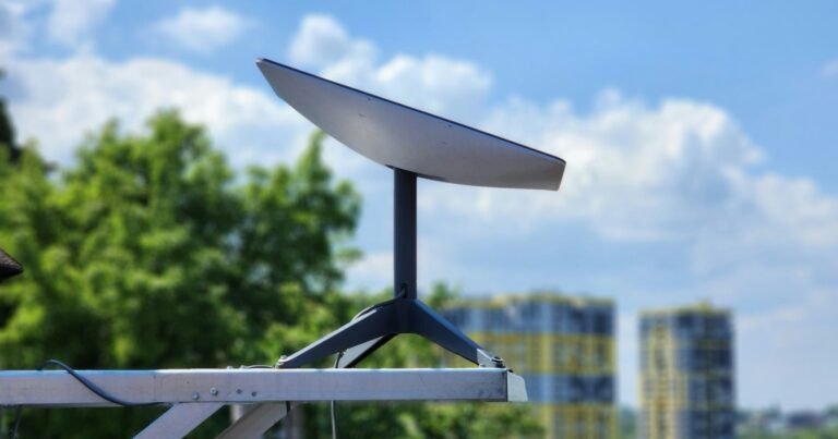 Білий дім наказав обмежити Starshield для України. Пентагон отримав вказівку. Маск звинувачує уряд. Зв'язок вже відновлено.