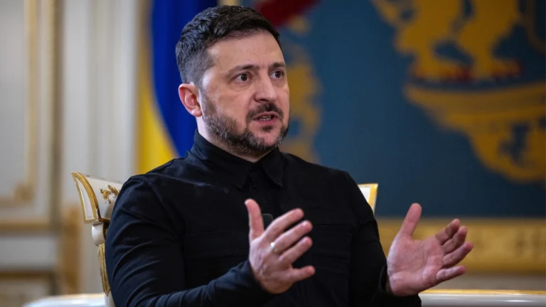 Володимир Зеленський звинувачує Дональда Трампа у змові з Путіним щодо дизеля.