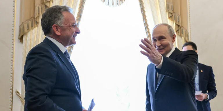 Зустріч Спеціального посланця президента США Стіва Віткоффа з російським диктатором Володимиром Путіним у Санкт-Петербурзі, де обговорюються пропозиції США щодо України.