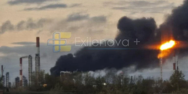 Українські військові атакували Омський НПЗ, найпотужніший завод РФ, що живив окупантів.