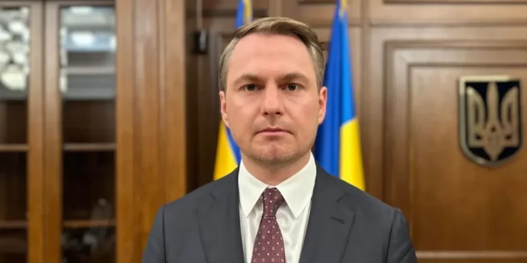 Колишній генпрокурор Кравченко втік до Австрії, звинуватив НАБУ, підозрюваний у нацьковуванні на журналіста Ткача.