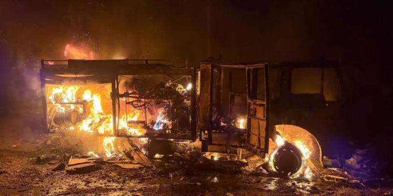 Наслідки російських ударів по Харкову, поранені рятувальники, знищена техніка ДСНС