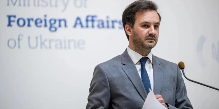 Київ висуває п'ять варіантів перемир'я з Росією. Західні партнери долучаються. Москва відмовляється. Війна триває.