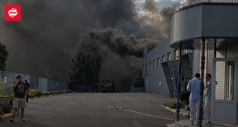 Зруйнований фармацевтичний завод "Кусум" у Сумах після російської атаки, загинув інженер.