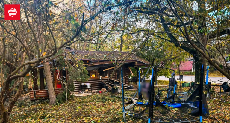 Наслідки російського удару дроном по парку на Харківщині, де загинули люди, зокрема діти. Кривавий слід Москви.